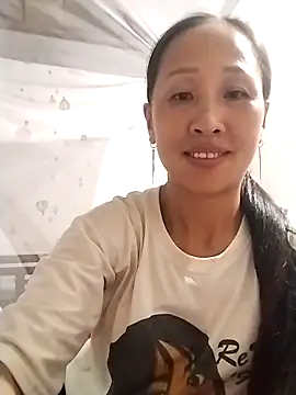 Snapshot of cute_love00 chatting on 10-10-25, 10:03 cute love00 online show from 10-10-25, 10:03