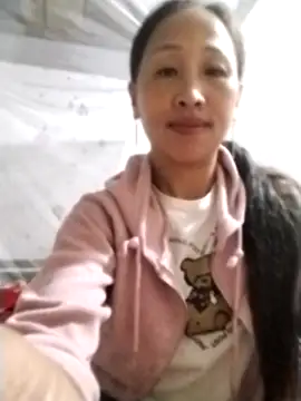 Snapshot of cute_love00 chatting on 10-12-25, 10:53 cute love00 online show from 10-12-25, 10:53