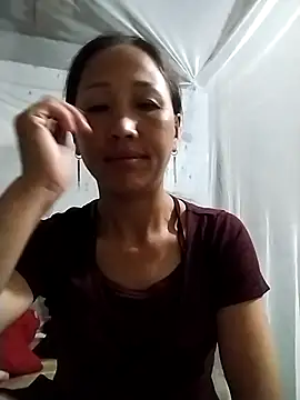 Snapshot of cute_love00 chatting on 10-16-25, 07:42 cute love00 online show from 10-16-25, 07:42