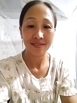 Snapshot of cute_love00 chatting on 10-19-25, 10:38 cute love00 online show from 10-19-25, 10:38
