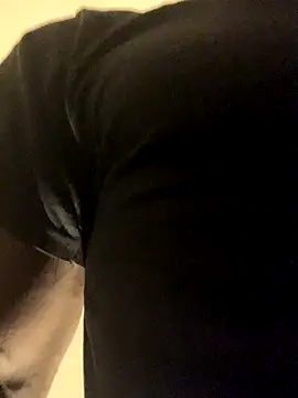 Snapshot of yourcummingdad chatting on 11-04-25, 05:50 yourcummingdad online show from 11-04-25, 05:50