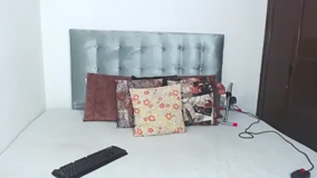 DaiishaWolf online show from 10-31-25, 11:33