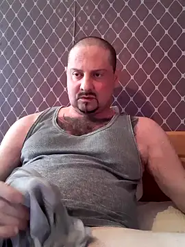 Snapshot of _NEREZA_ chatting on 05-22-26, 03:28 NEREZA online show from 05-22-26, 03:28
