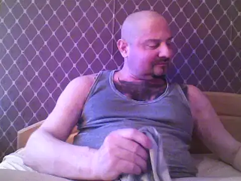 Snapshot of _NEREZA_ chatting on 05-26-26, 04:14 NEREZA online show from 05-26-26, 04:14