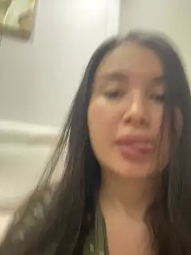 LexeeLuv online show from 04-19-26, 06:35