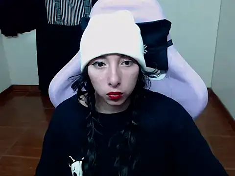 Snapshot of ScarlettShirahoshi chatting on 11-07-25, 09:15 ScarlettShirahoshi online show from 11-07-25, 09:15