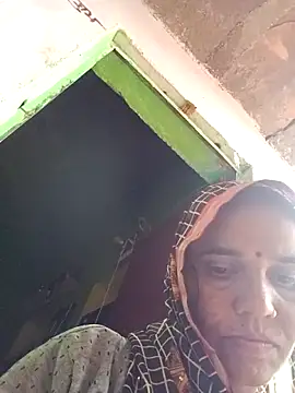 Pinky12A online show from 10-31-25, 04:57