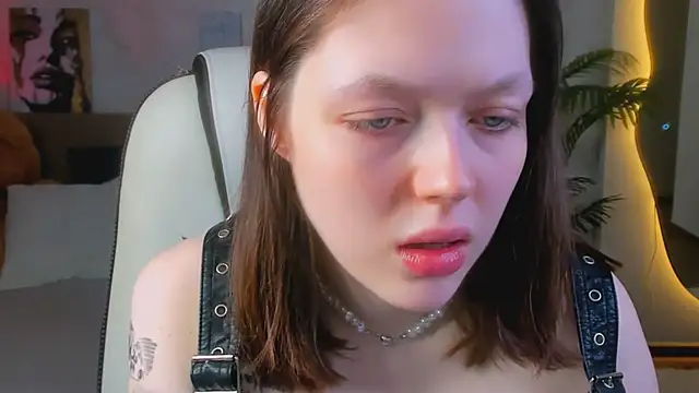 Lunar Lily online show from 04-18-26, 05:33