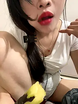 Lissa xinh09 online show from 12-17-25, 03:29