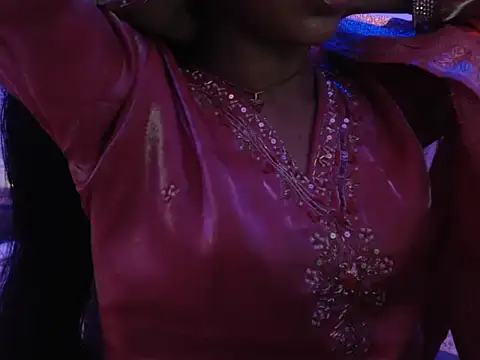 snow white123 online show from 10-19-25, 08:42