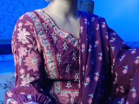 snow white123 online show from 11-21-25, 08:51