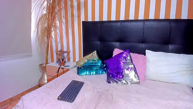 LunaToledo online show from 11-08-25, 12:49