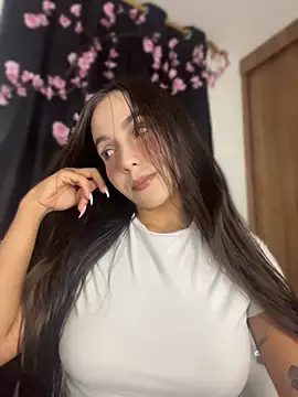 Snapshot of Scarlett05 chatting on 05-19-26, 01:56 Scarlett05 online show from 05-19-26, 01:56