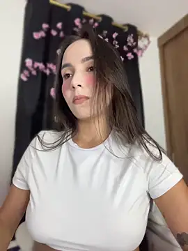 Snapshot of Scarlett05 chatting on 05-26-26, 02:07 Scarlett05 online show from 05-26-26, 02:07