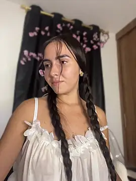 Snapshot of Scarlett05 chatting on 07-02-26, 03:23 Scarlett05 online show from 07-02-26, 03:23