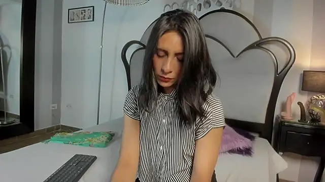 MiaAmore  online show from 03-28-26, 07:13