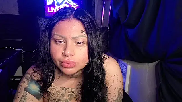 Snapshot of chicanachic13 chatting on 01-18-26, 07:56 chicanachic13 online show from 01-18-26, 07:56