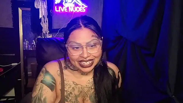 Snapshot of chicanachic13 chatting on 02-08-26, 08:07 chicanachic13 online show from 02-08-26, 08:07