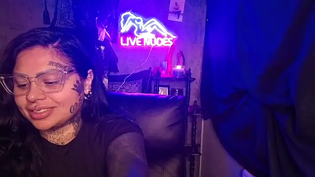 Snapshot of chicanachic13 chatting on 02-13-26, 06:53 chicanachic13 online show from 02-13-26, 06:53