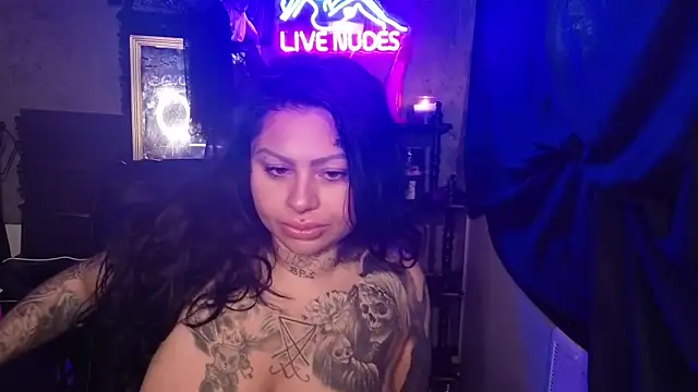 Snapshot of chicanachic13 chatting on 02-15-26, 10:17 chicanachic13 online show from 02-15-26, 10:17