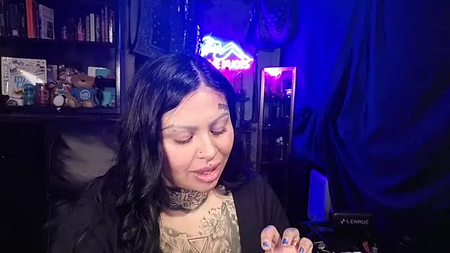 Snapshot of chicanachic13 chatting on 02-27-26, 03:50 chicanachic13 online show from 02-27-26, 03:50