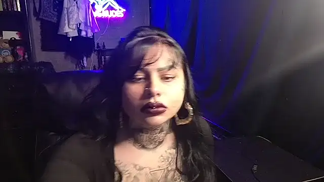 Snapshot of chicanachic13 chatting on 03-11-26, 06:08 chicanachic13 online show from 03-11-26, 06:08