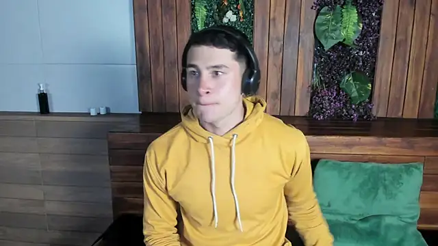 Snapshot of AustinJones_ chatting on 05-15-26, 05:09 AustinJones online show from 05-15-26, 05:09