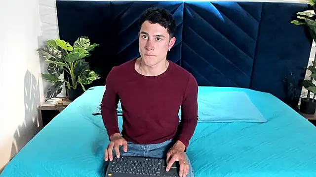 Snapshot of AustinJones_ chatting on 05-22-26, 07:41 AustinJones online show from 05-22-26, 07:41