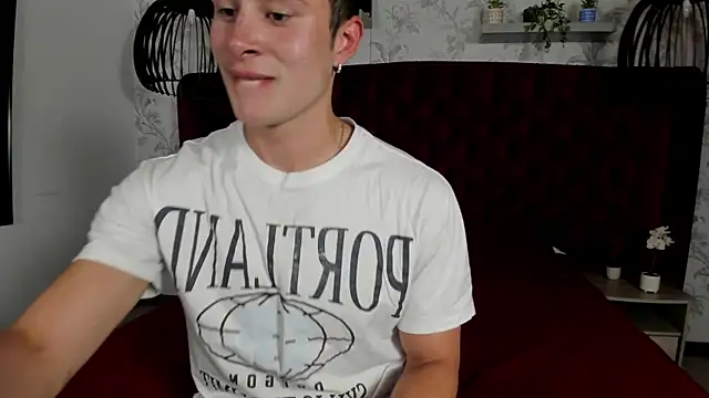 Snapshot of AustinJones_ chatting on 07-07-26, 07:29 AustinJones online show from 07-07-26, 07:29