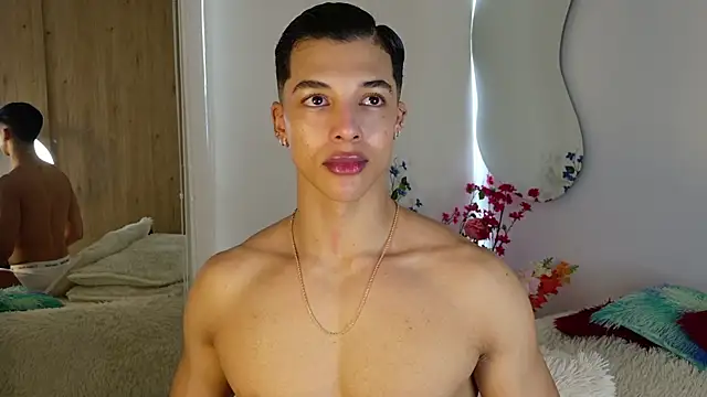 Snapshot of Troye_Williams chatting on 06-30-26, 02:51 Troye Williams online show from 06-30-26, 02:51