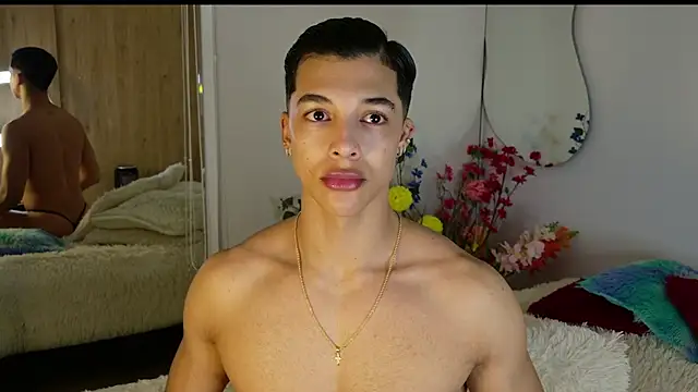 Snapshot of Troye_Williams chatting on 07-09-26, 10:08 Troye Williams online show from 07-09-26, 10:08