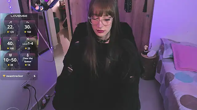 starrraura online show from 12-22-25, 07:11