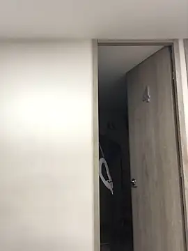 Miia Parker online show from 12-17-25, 12:55