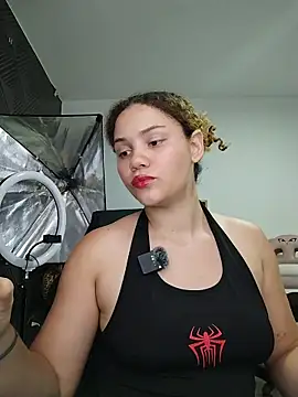 SirenRouge 69 online show from 04-16-26, 07:47