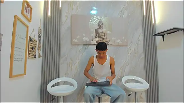 BEAUTY BOYS1 online show from 12-18-25, 07:14