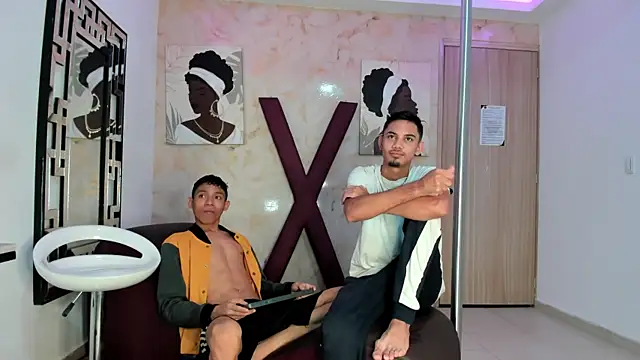 BEAUTY BOYS1 online show from 04-14-26, 01:39