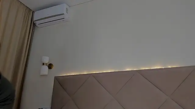 Snapshot of Touch_me chatting on 03-16-25, 04:23 Touch me online show from 03-16-25, 04:23