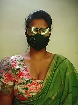 Snapshot of Mohini_Josh069 chatting on 06-23-26, 10:41 Mohini Josh069 online show from 06-23-26, 10:41