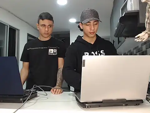 Snapshot of cash_masters777 chatting on 10-17-25, 02:26 cash masters777 online show from 10-17-25, 02:26