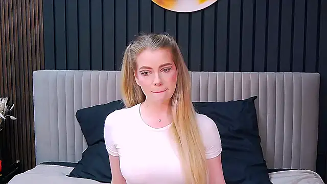 Snapshot of MilanaCeleste chatting on 12-04-25, 05:21 MilanaCeleste online show from 12-04-25, 05:21