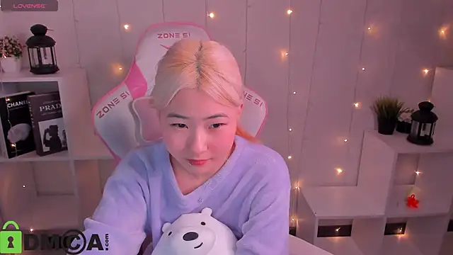 Aisi 18 online show from 11-28-25, 03:53