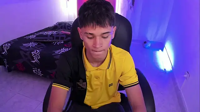 Aron Boyy online show from 12-04-25, 07:33