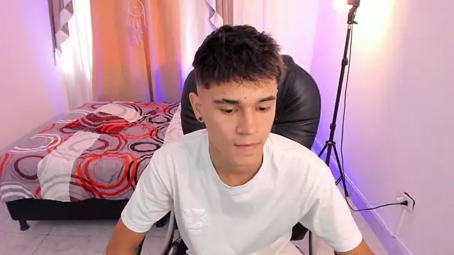 Aron Boyy online show from 05-20-26, 09:32