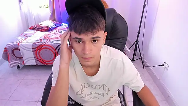 Aron Boyy online show from 05-30-26, 09:34