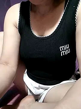 Surrilove online show from 04-04-26, 05:10