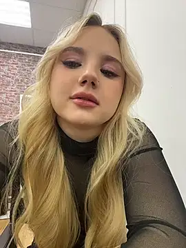 Sky Cutie online show from 12-20-25, 04:41