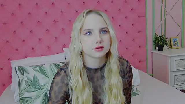 Sky Cutie online show from 02-22-26, 04:46