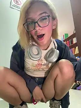 SweetBunnyGF online show from 05-29-26, 01:25