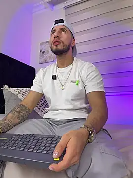 Thiago Hill online show from 02-14-26, 09:00