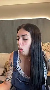 AliceRitter online show from 12-19-25, 05:31